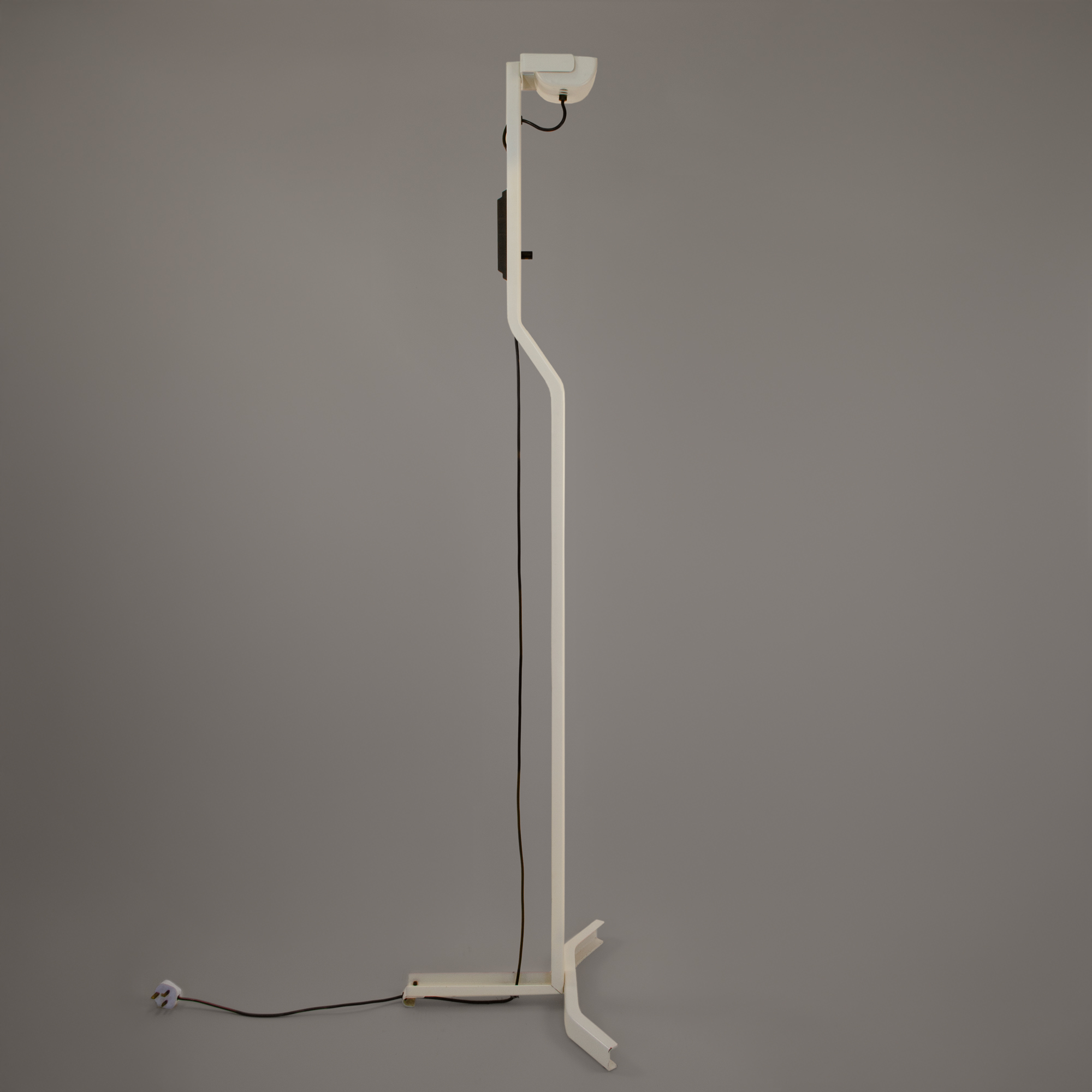Sirio T Floor Lamp - Image 3
