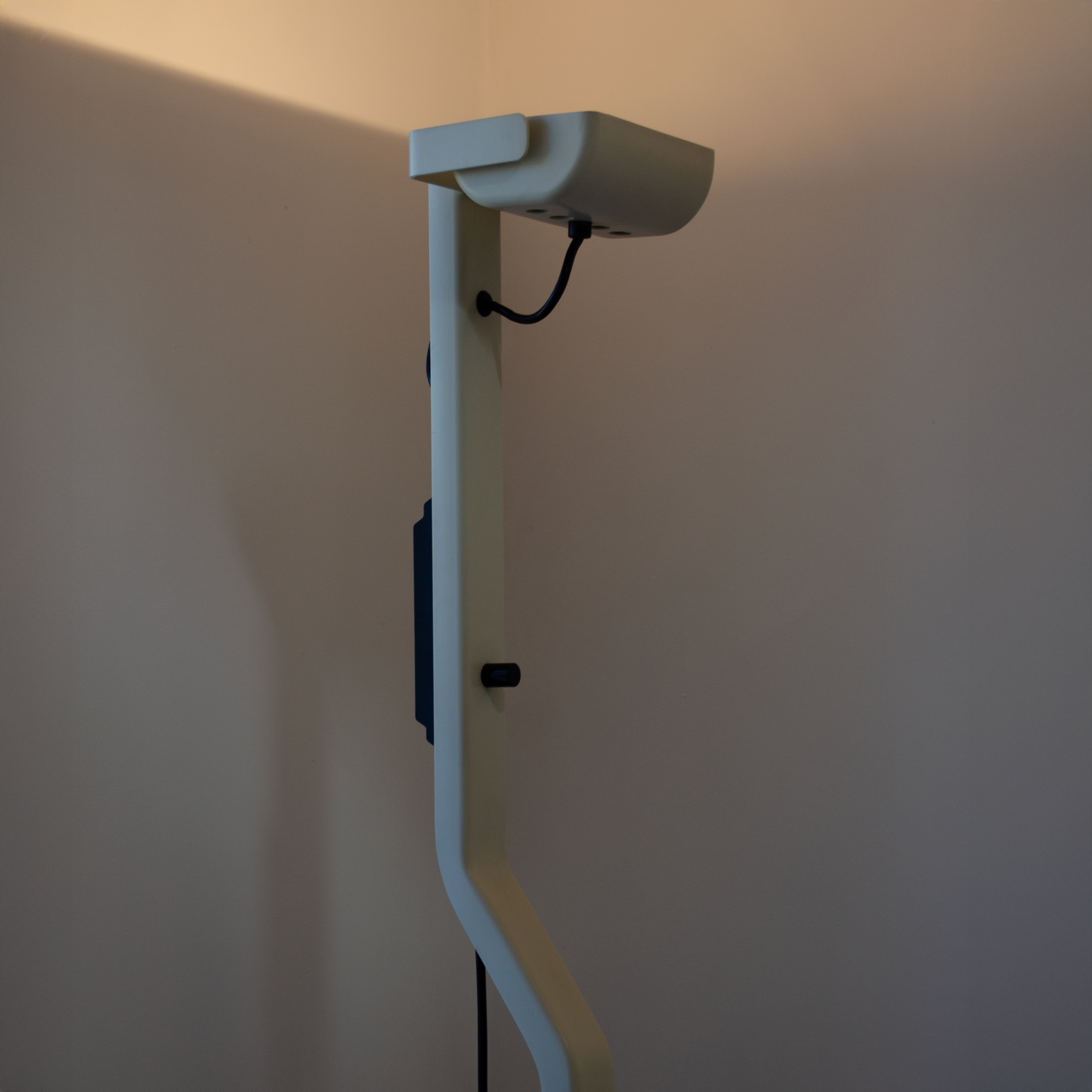Sirio T Floor Lamp - Image 7